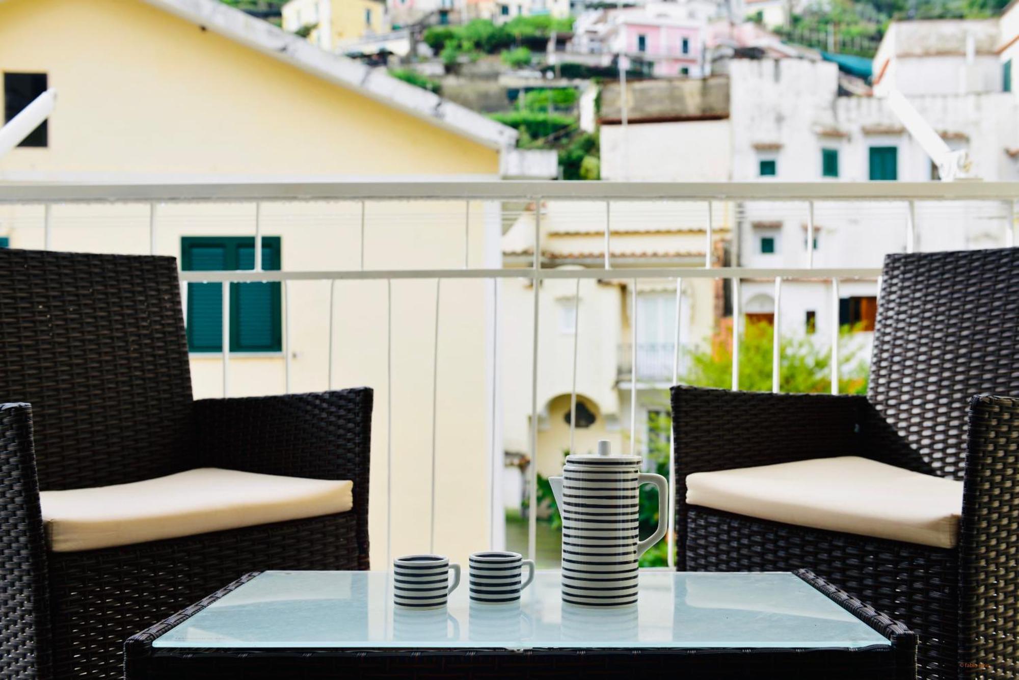 Floral Holiday Minori Ngoại thất bức ảnh